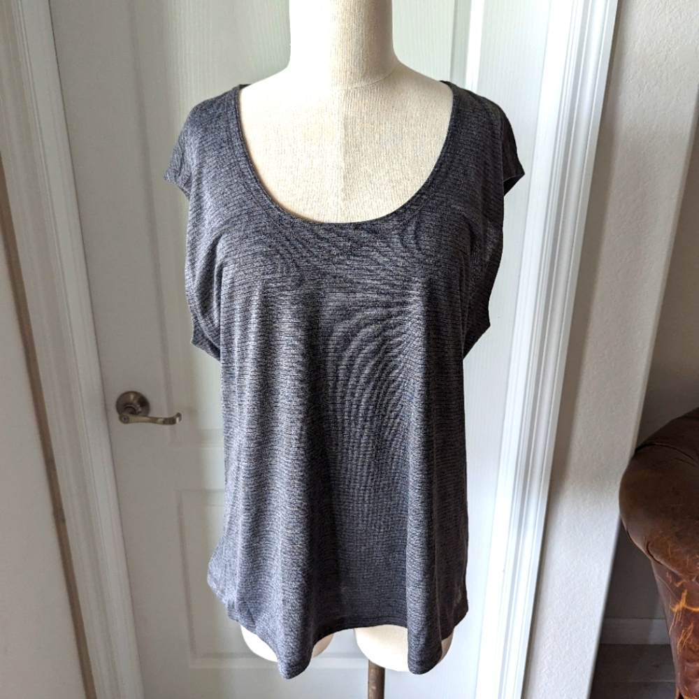 Athletic Gray & Black Pinstriped Sleeveless Top
